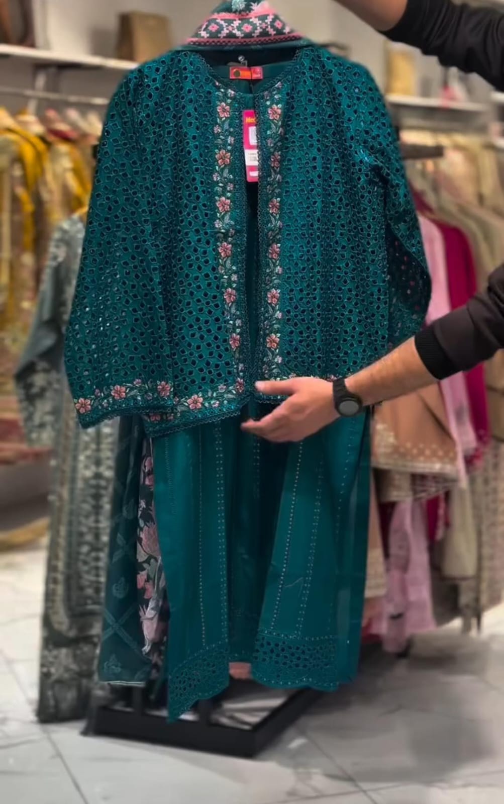 Beautiful Women Embroidery 4pcs Suit For Women✨