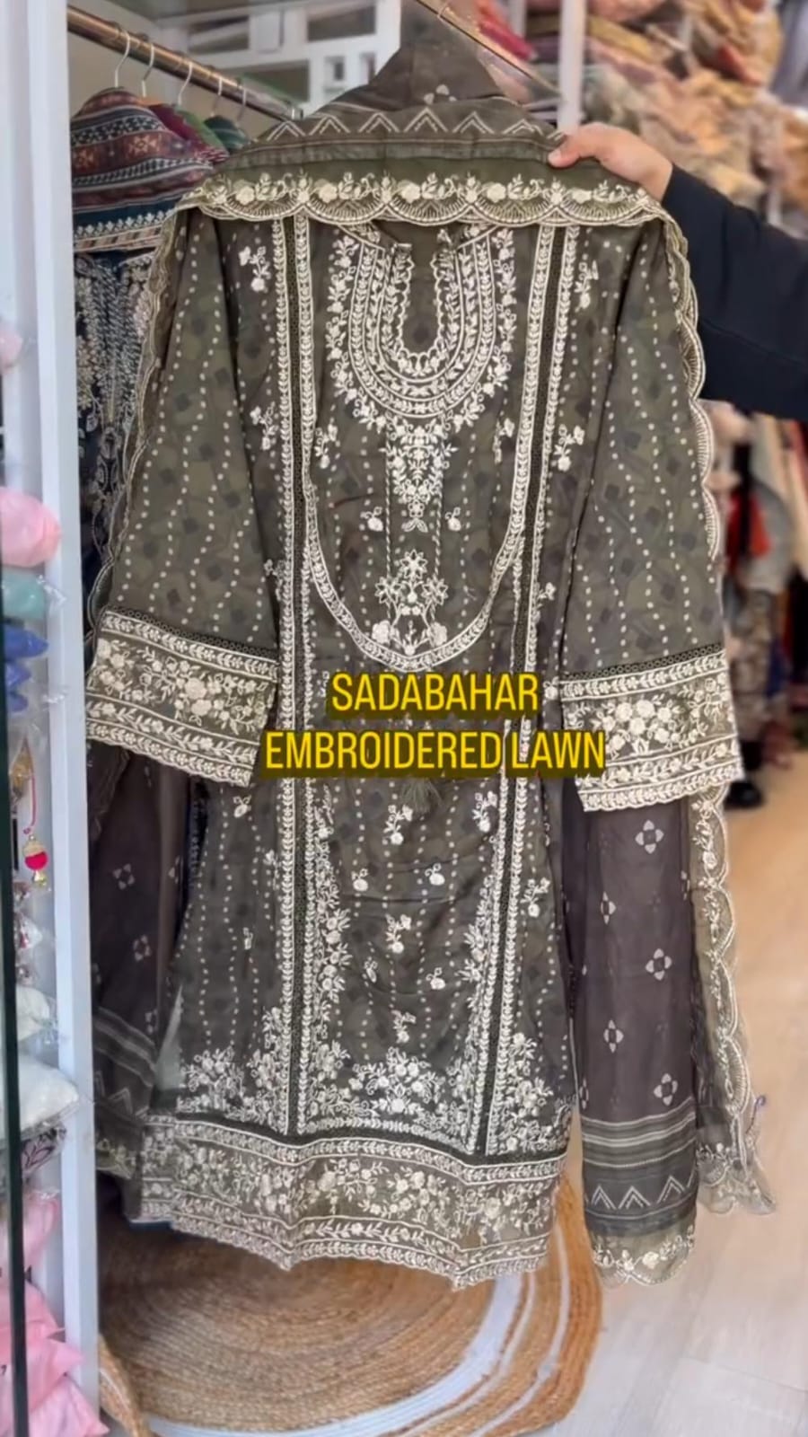 Elegant Spring Embroidered 3PC Suit 💫